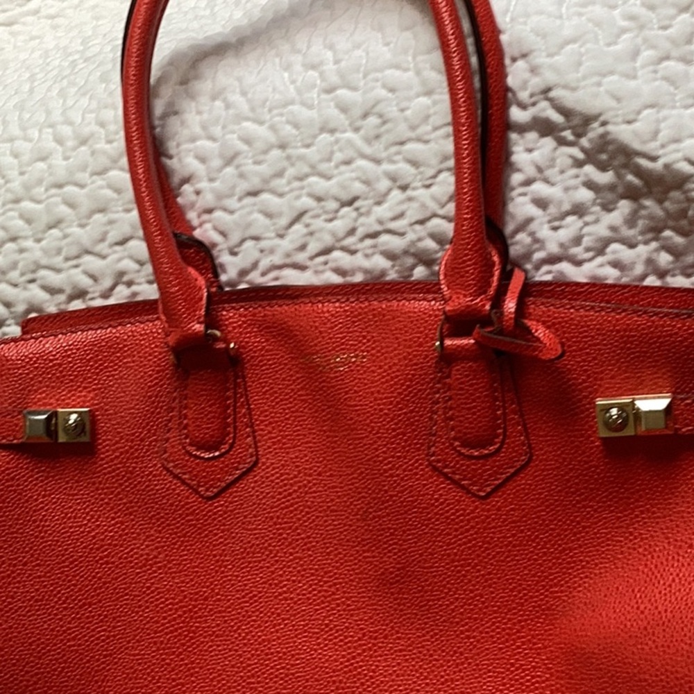 Red Henri Bendel Carlyle bag - Picture 4 of 12